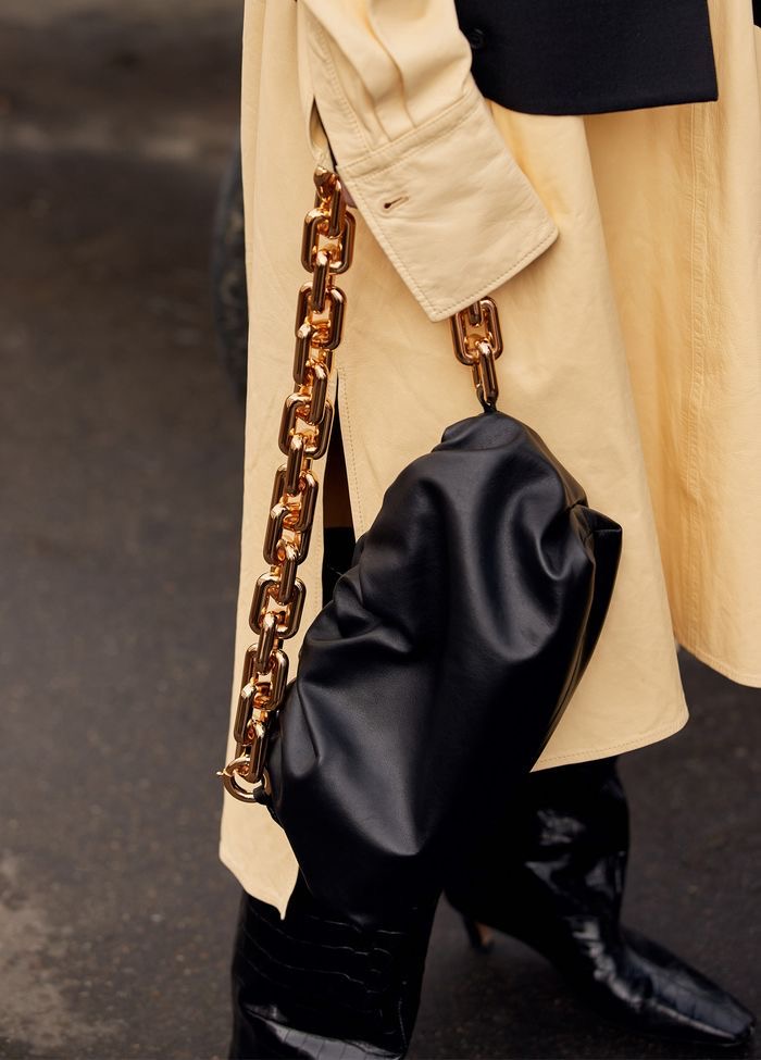 Bag Review: The Pros And Cons Of The Bottega Veneta Chain Pouch
